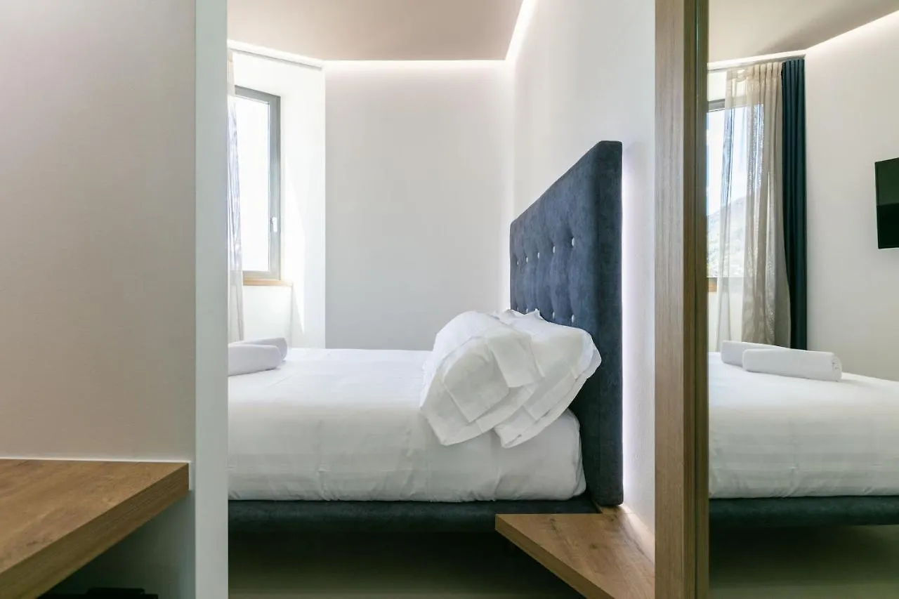 Domus Cavour Rooms&Suites Tirano 0*,
