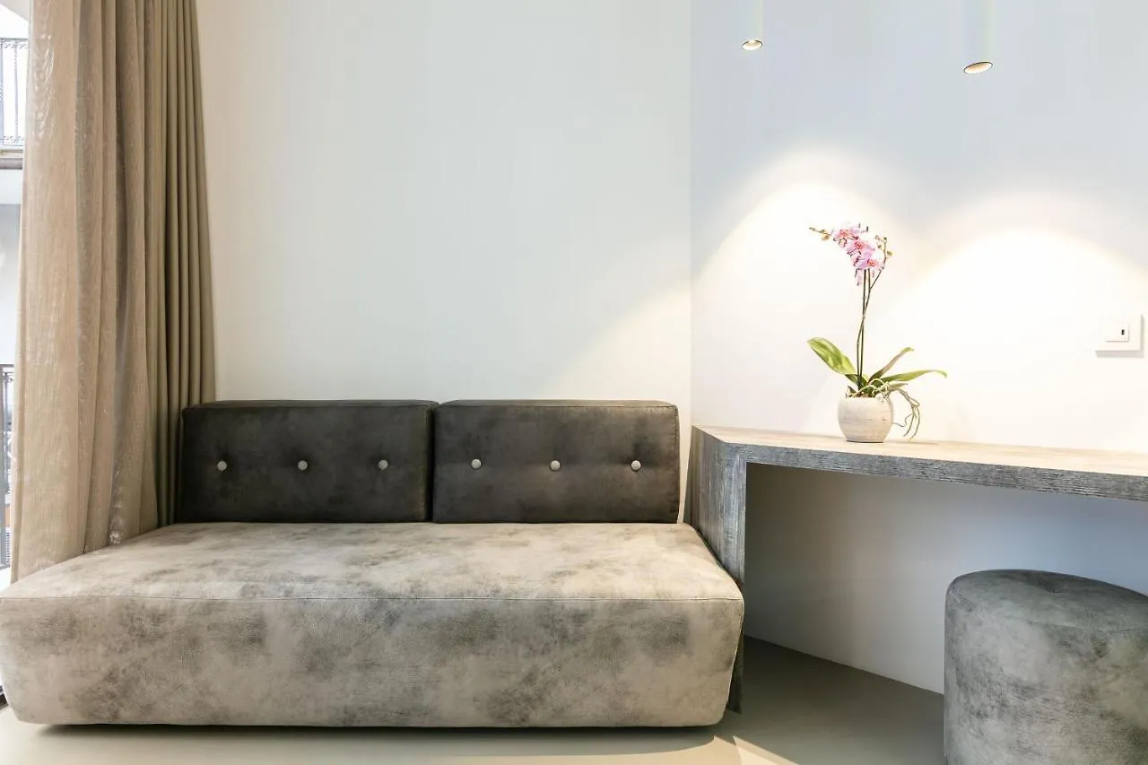 Domus Cavour Rooms&Suites Tirano 0*,  Italy