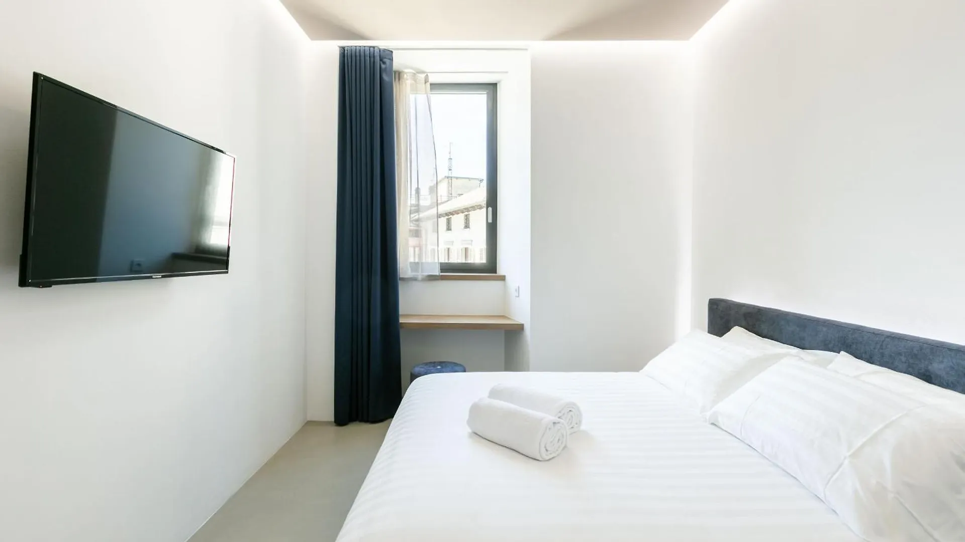 Domus Cavour Rooms&Suites Tirano 0*,