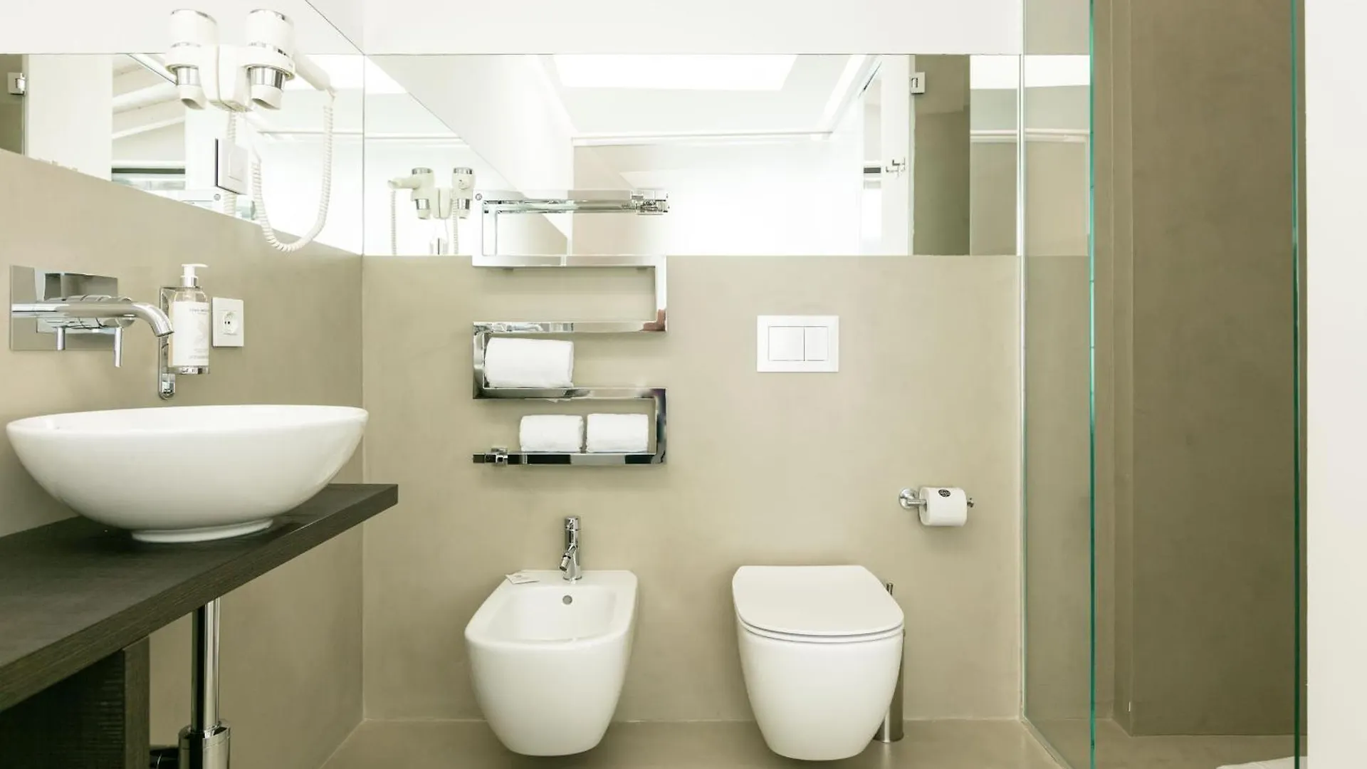 Domus Cavour Rooms&Suites Tirano 0*,